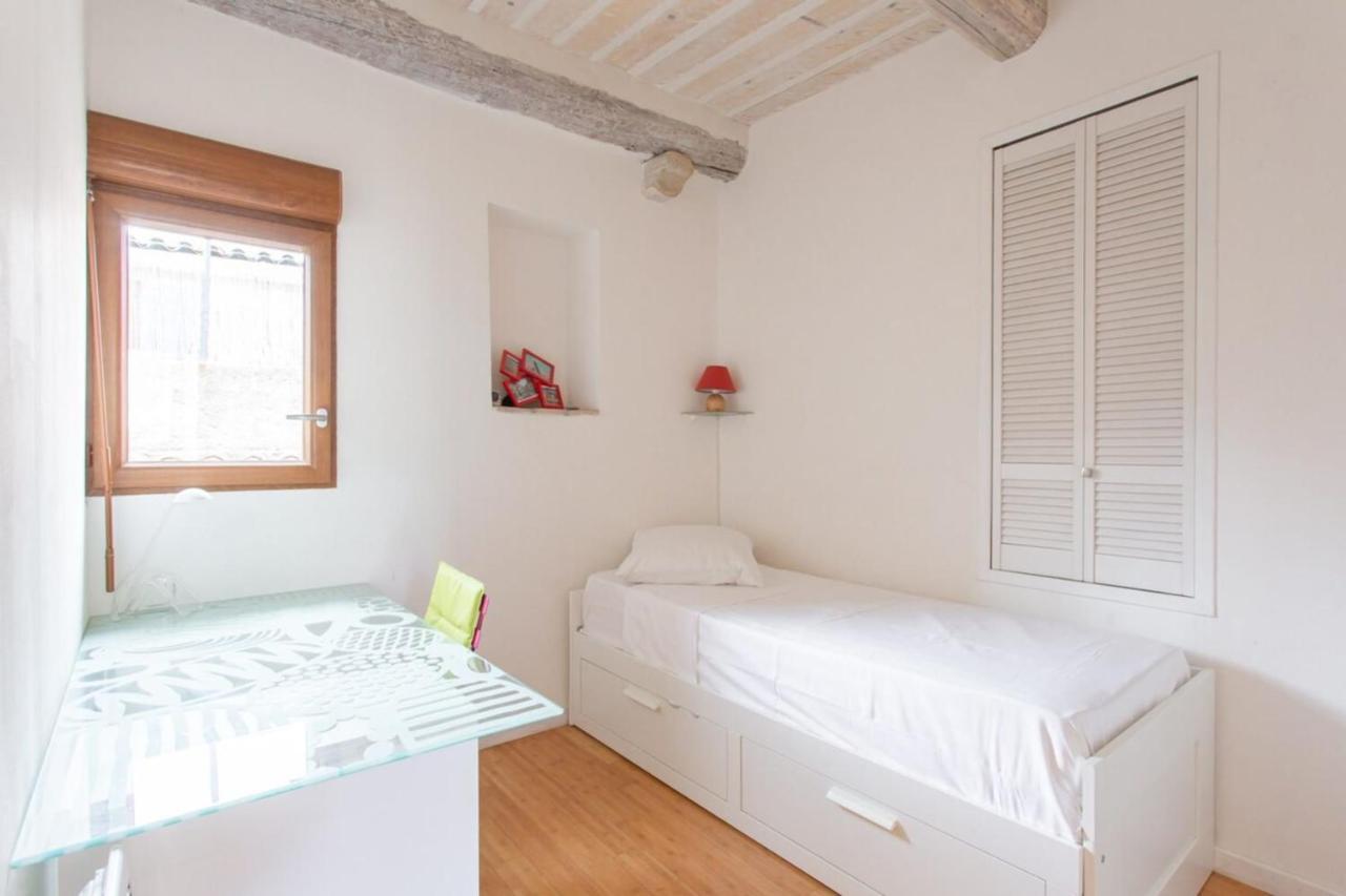 2-Star Apartment Close To Beaches And All Amenities Antibes Eksteriør billede