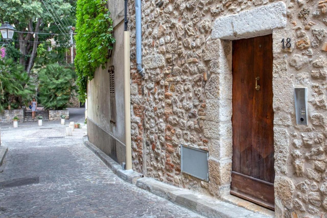 2-Star Apartment Close To Beaches And All Amenities Antibes Eksteriør billede